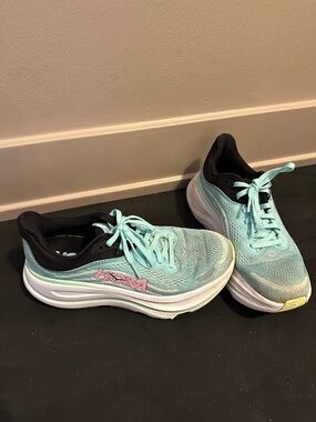 Women's HOKA Bondi 9 in Blue Spark/Mint - Size 7B